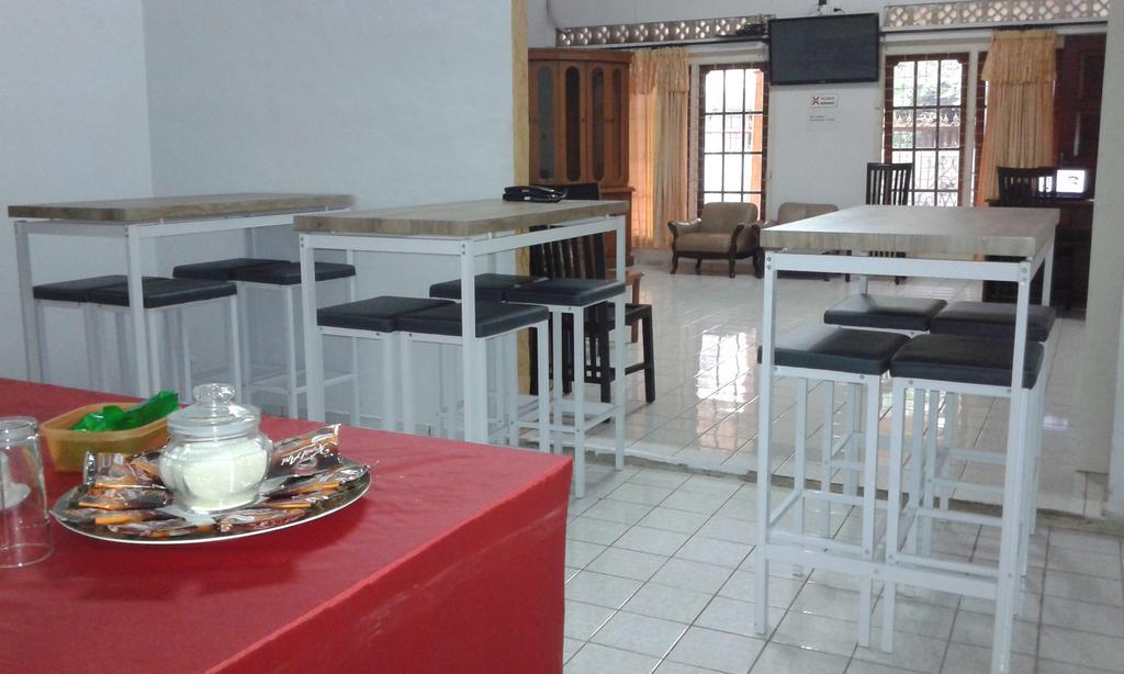 Pondok Heras Suite Giacarta Esterno foto